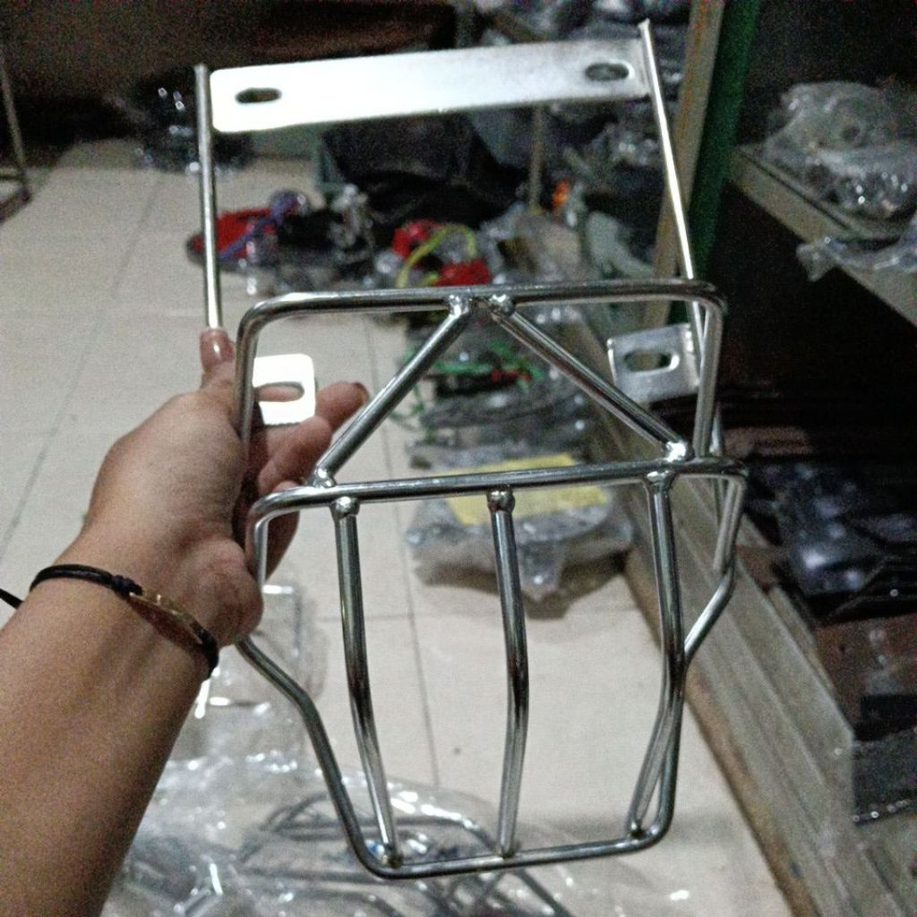 kerodong/brongsong stop lampu belakang vespa super 66