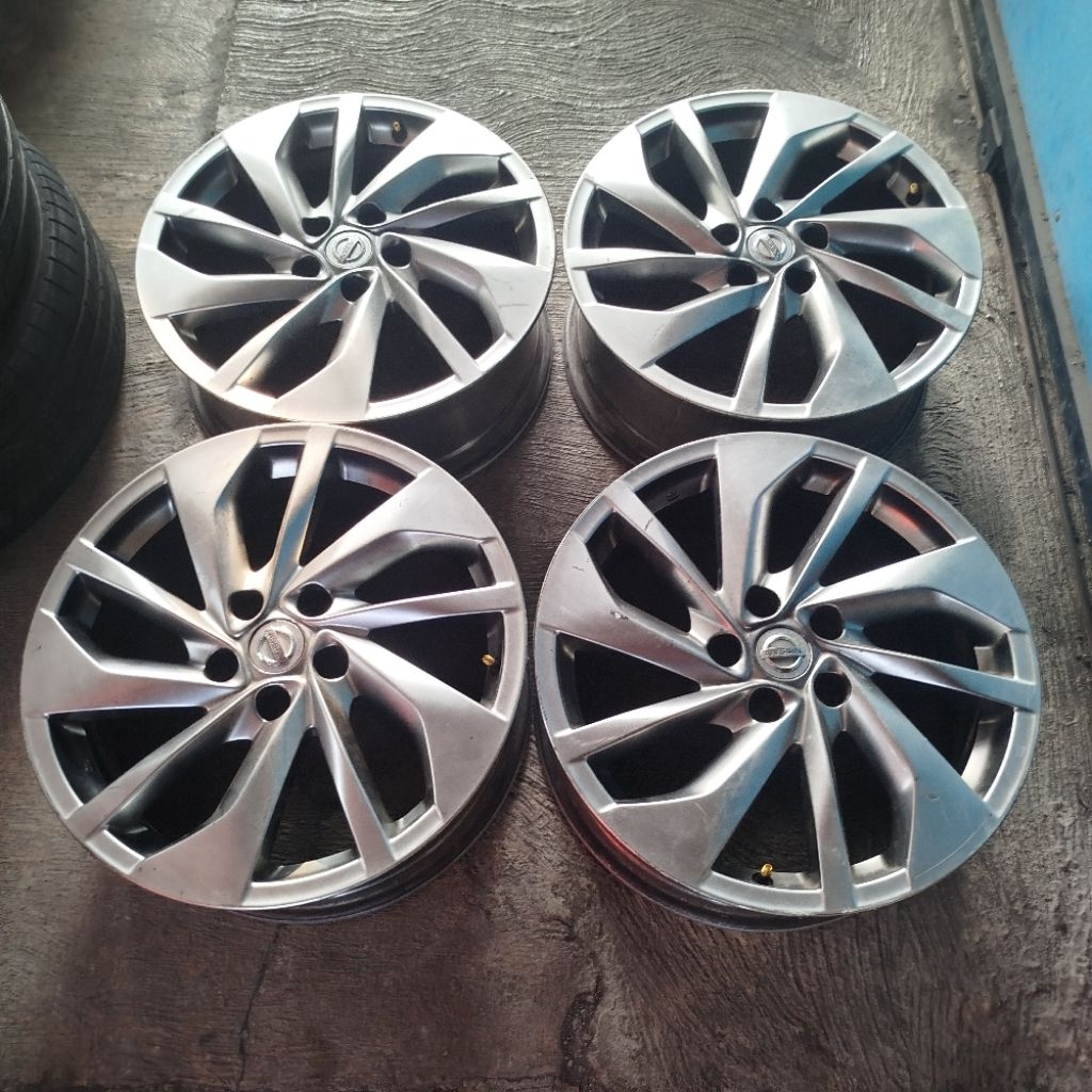 velg Nissan xtril T32 original R18 pcd 5x114. set 4pcs