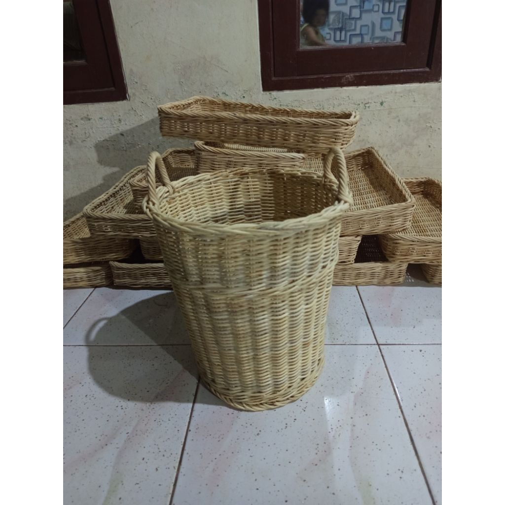 KERANJANG ROTAN TEMPAT SAMPAH