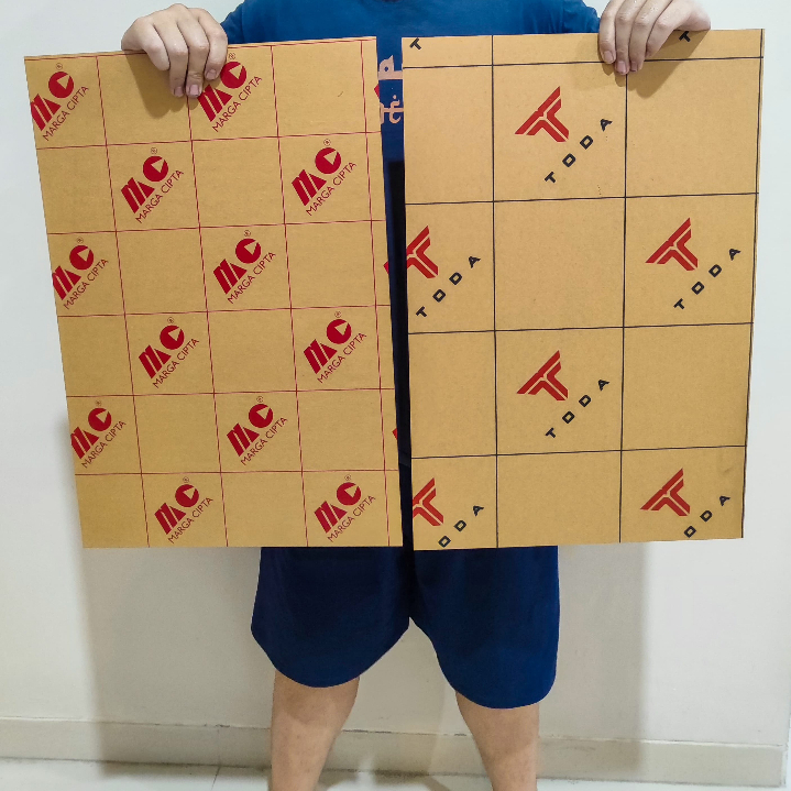 

Akrilik Marga cipta hitam solid tebal 3mm ukuran 40x60 cm