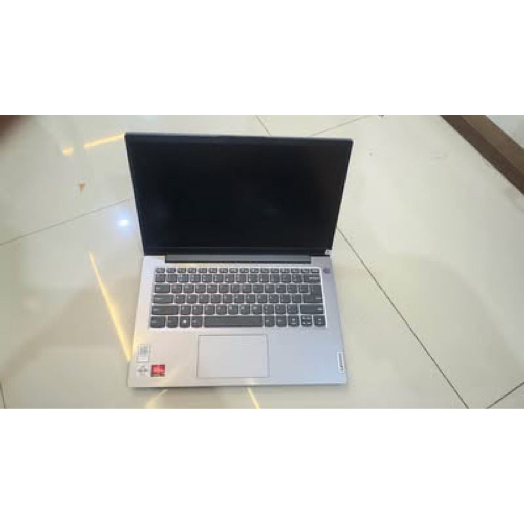 laptop lenovo v14 Amd athlon silver