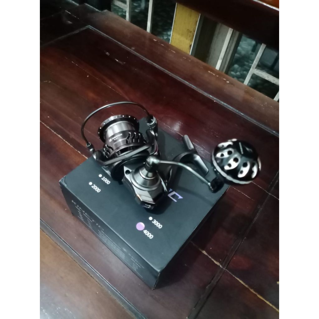 Reel Kinetic 4000 Zerox + knot