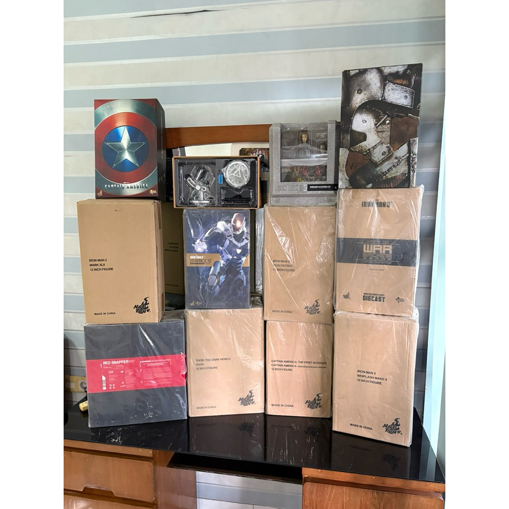 Hot Toys action figure Iron man, Thor, Captain America total 10pcs (Borongan)