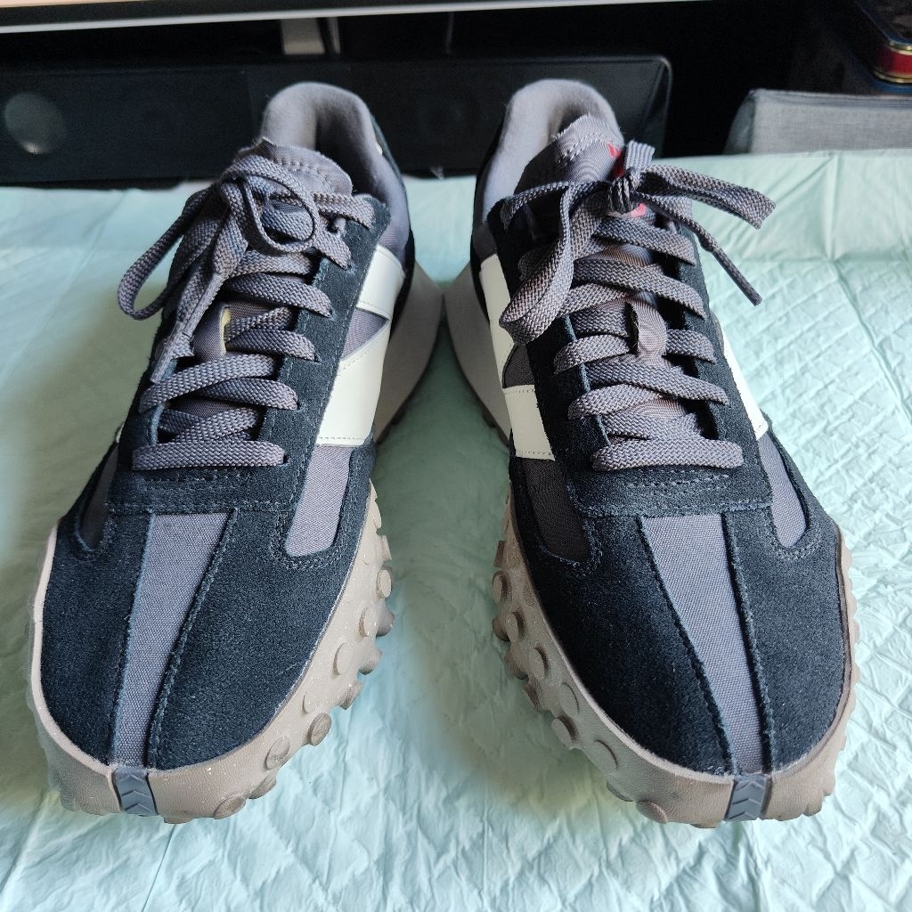 NEW BALANCE NB XC-72 Black Angora True Red size 42 26.5cm 2nd Used Like New