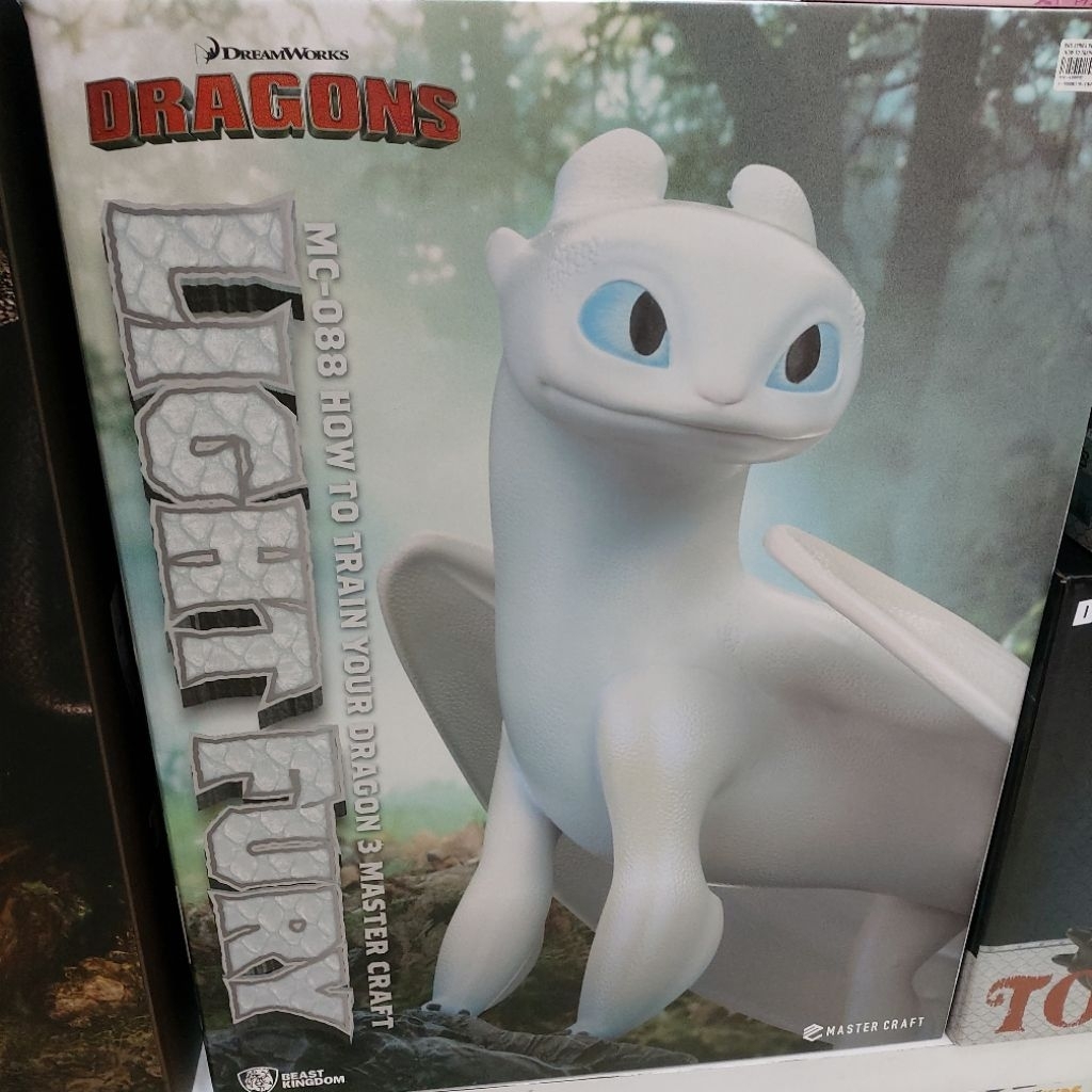 Ready stock light fury and night fury.