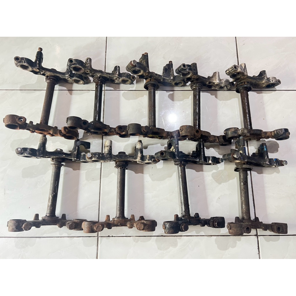 SEGITIGA T ATAS BAWAH ASLI SUZUKI TRS118 TRS TRZ KATANA ORIGINAL COPOTAN MOTOR