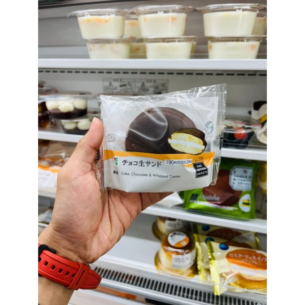 

Cake Chocolate and Whipped cream