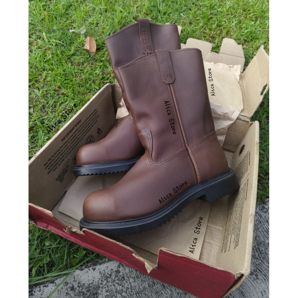 Red Wing Style #2231 Men's 11-Inch Pull-aon Boot (Safety Shoes) Ready Size: 39,40,41.5, 42 & 42.5 Ko