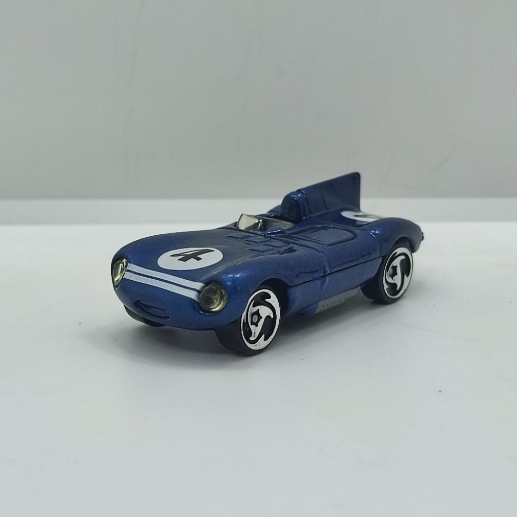 LOOSE Diecast Hot Wheels JAGUAR D-TYPE Metaflake Blue Mainan Anak Mobilan Murah Lelang Hotwheels Fir
