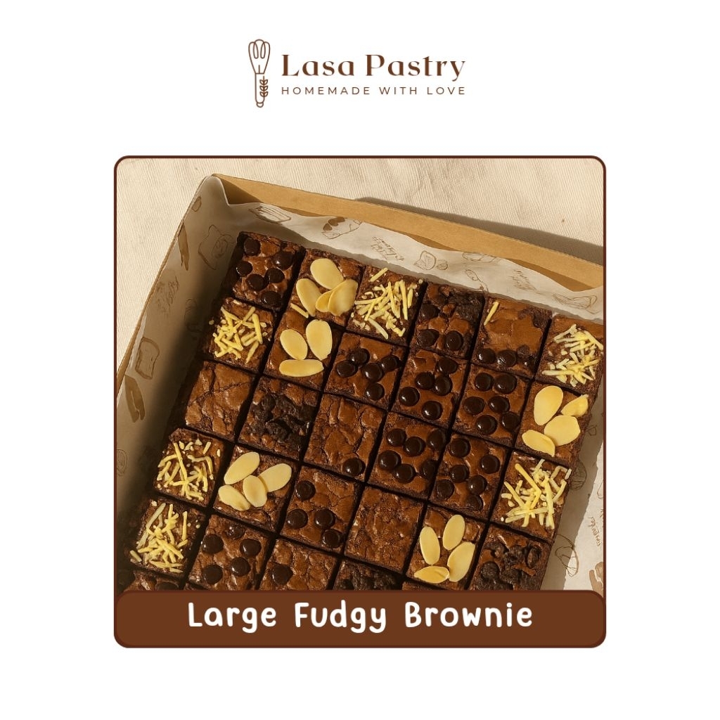 

LARGE FUDGY BROWNIE 20X20 CM HOMEMADE FRESH BAKED | Lasa Pastry