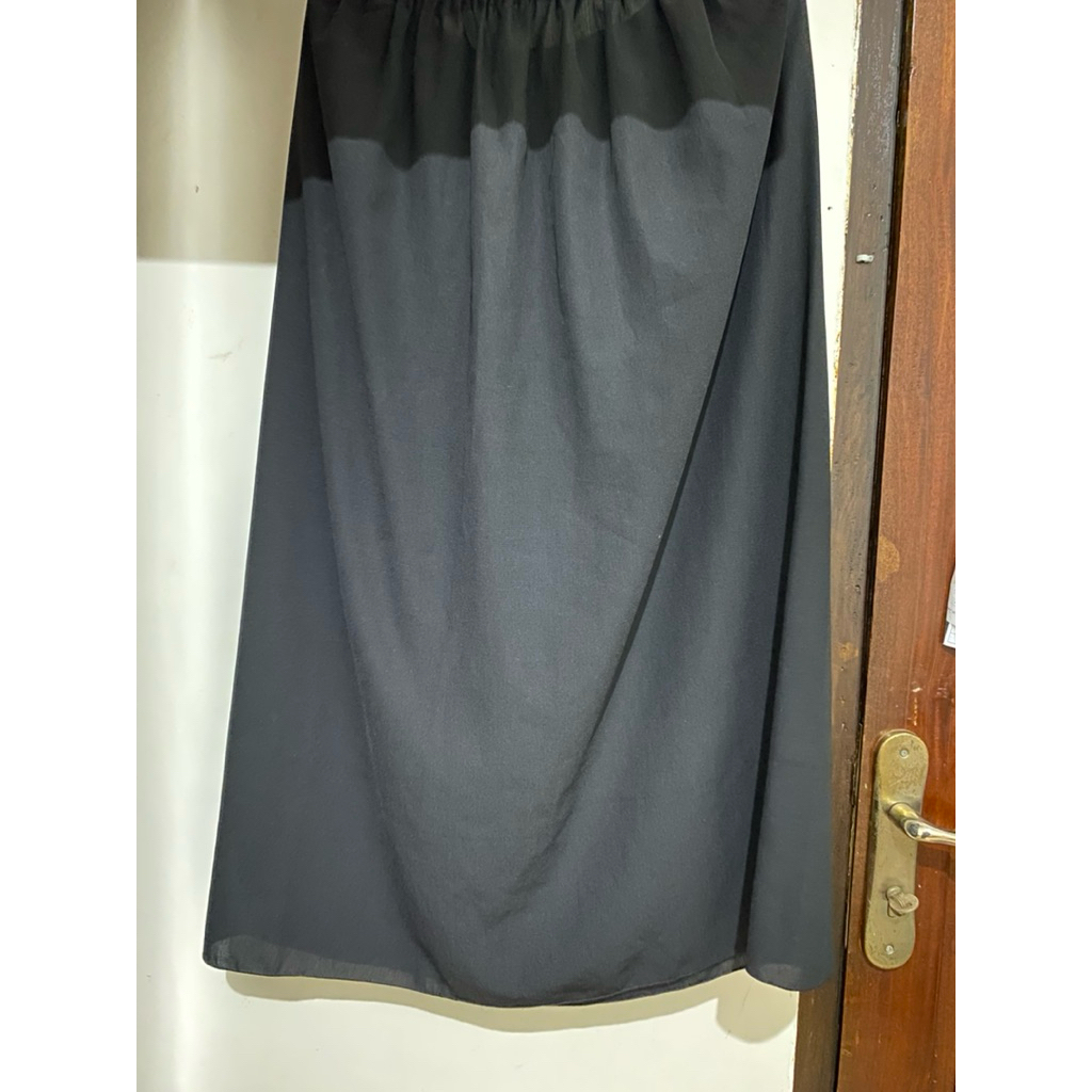 preloved rok hitam