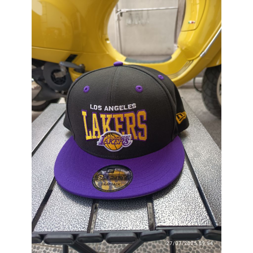 Topi New Era Men 9Fifty Los Angeles Lakers 2 Tone Pro Arch Snapback