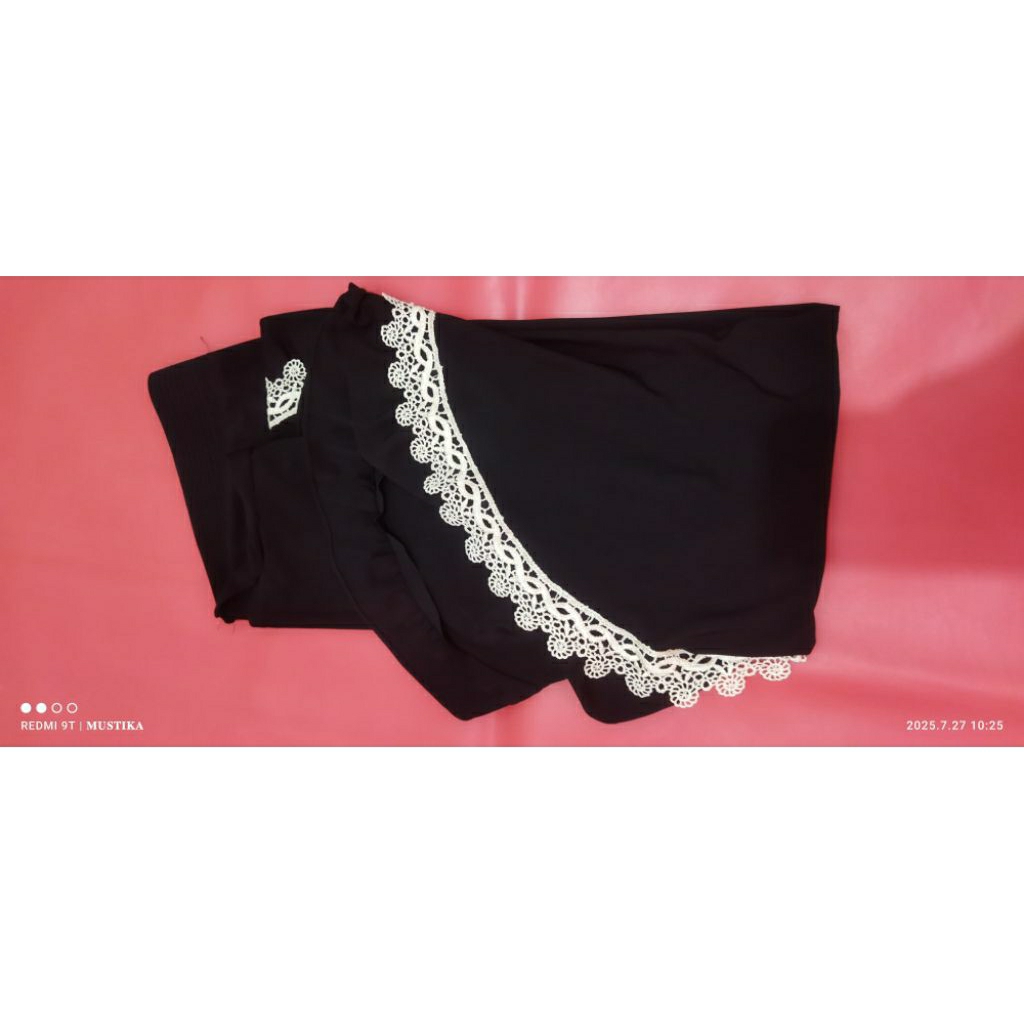Preloved Bergo Pet Renda ukuran Dewasa