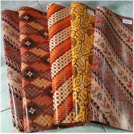 

Kertas Kado Motif dan Warna Random Per 1pcs