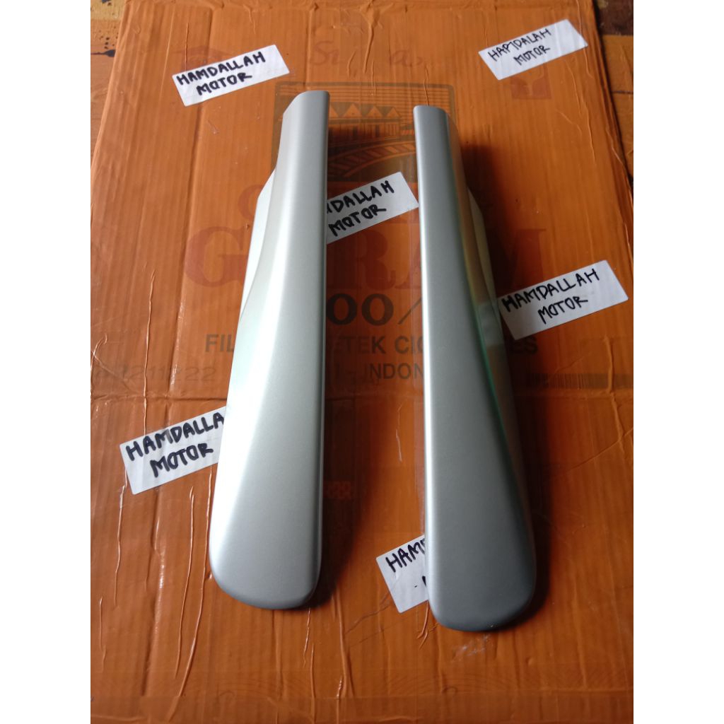 cover tutup roof rack roof rack roof rail silver depan Mitsubishi Xpander cross original harga satua