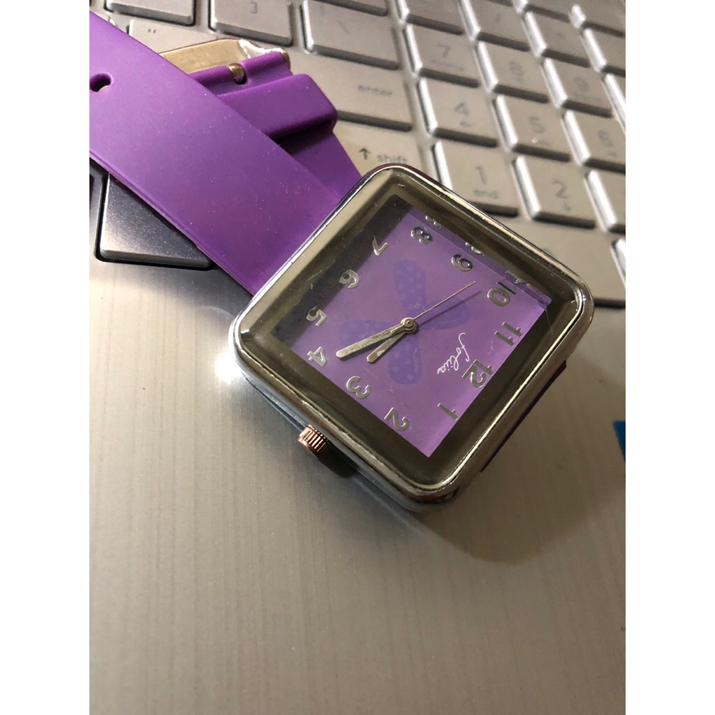 Jam Tangan Wanita Folia Ungu – Model Kotak, Lucu & Unik – Preloved