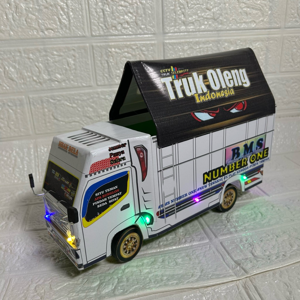 Truk Oleng New Tawakal5 Miniatur Truk Kayu Lampu Terpal