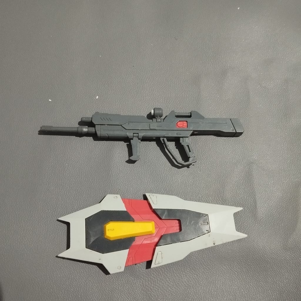 MG 1/100 Weapon Gundam Destiny Gun & shield