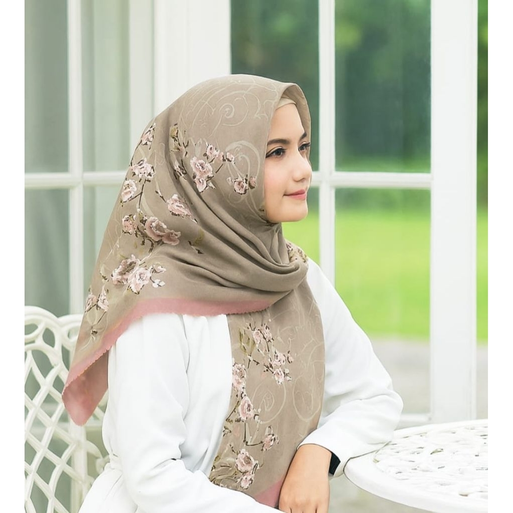 PROMO / MARION / JILBAB VOAL PREMIUM/ GROSIR HIJAB / HIJAB SEGI EMPAT / VOAL MOTIF PREMIUM/ DENAY KW