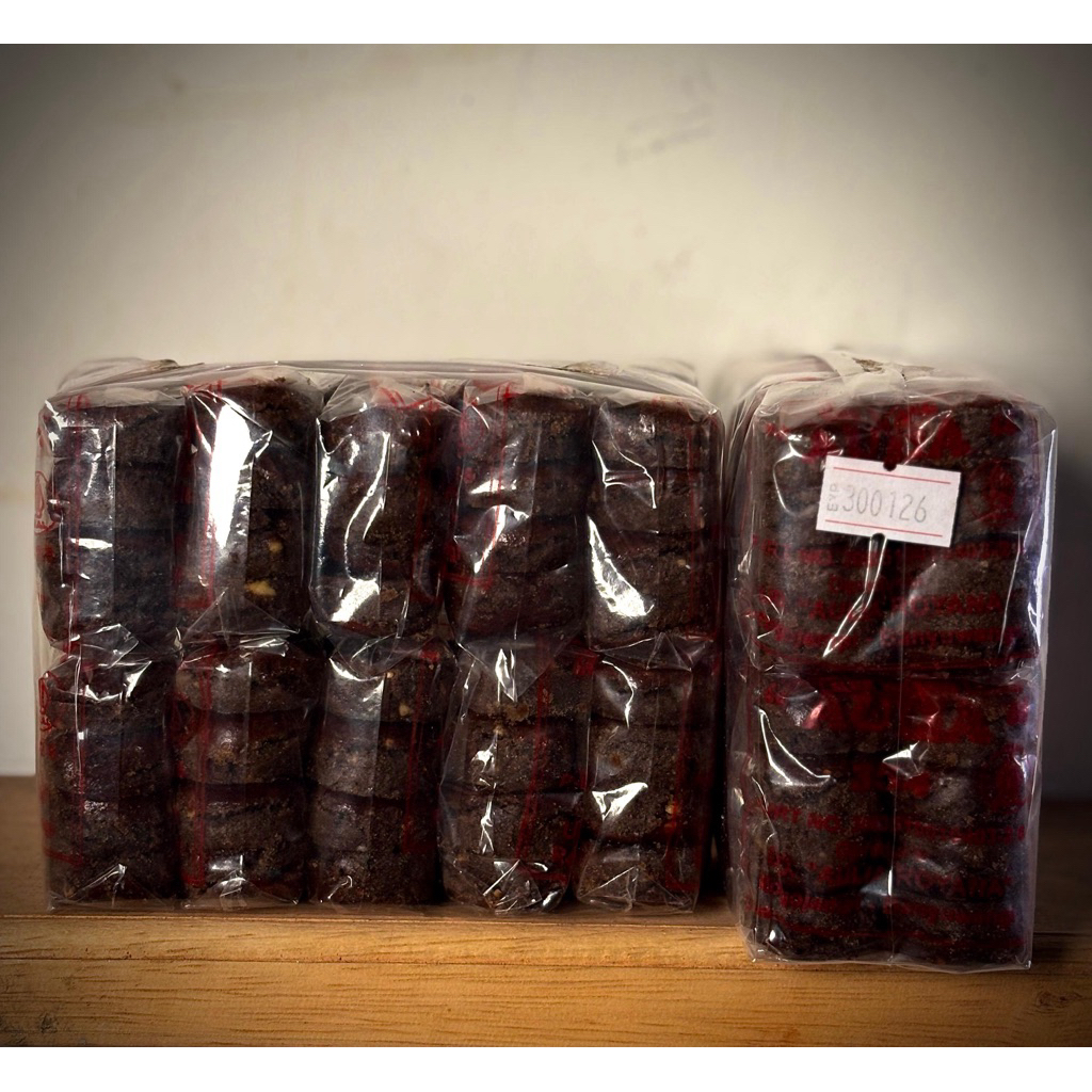 

Kue Kacang Coklat Kemasan 250g (isi 80 biji) Diameter 2cm By Aulia Royana Khas Banyuwangi