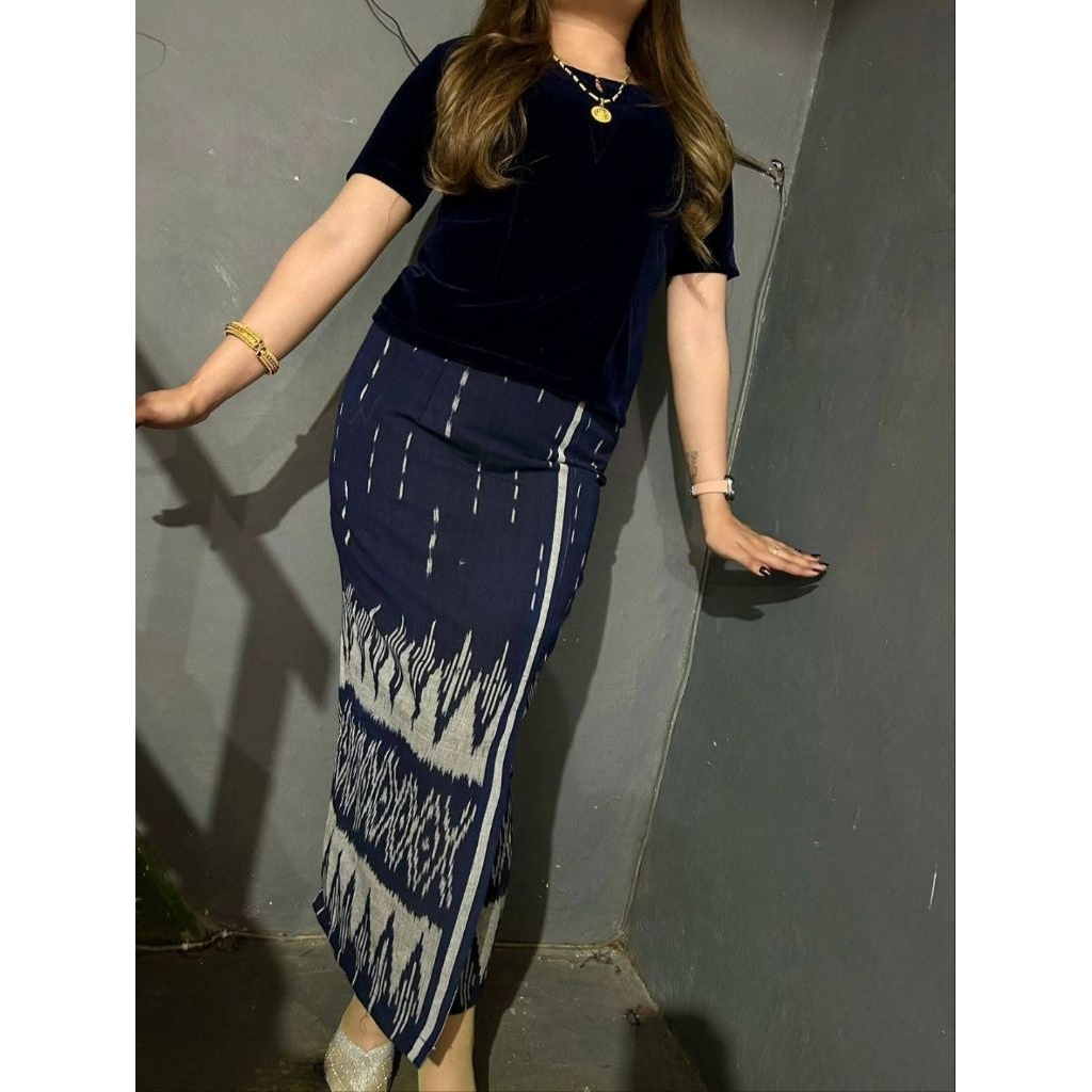 [Baju+Rok+Slendang+Tas Sepuk] Setelan Wanita Adat Toraja Ntt Flores Tenun Asli Jepara