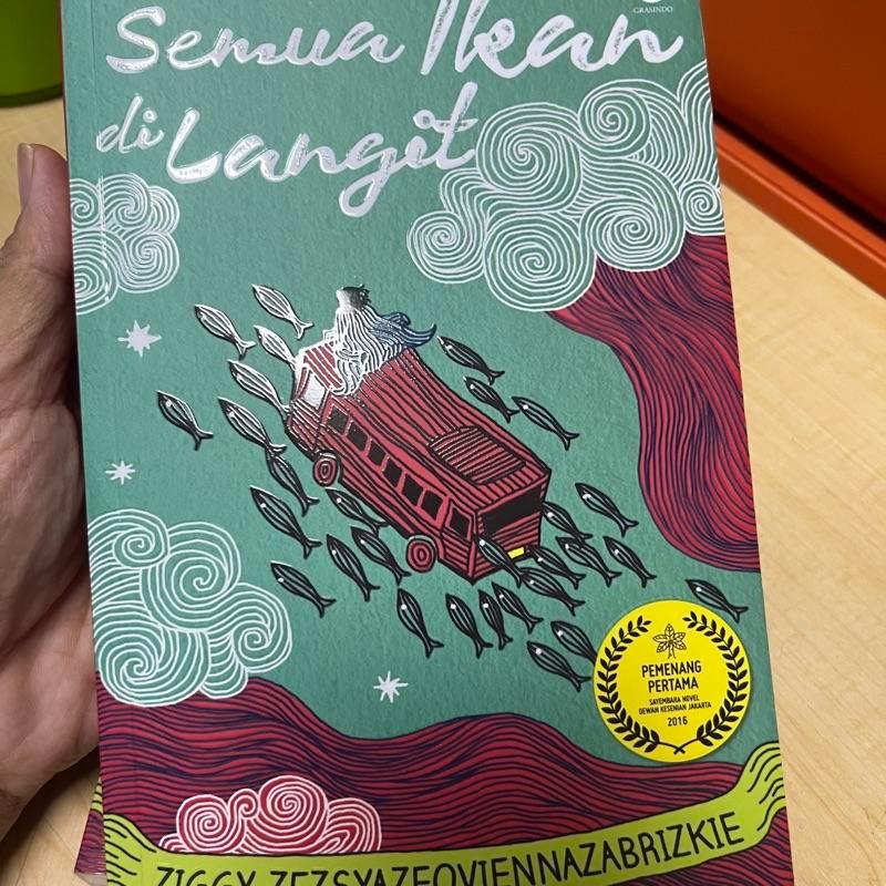 Buku Bekas Semua Ikan di Langit