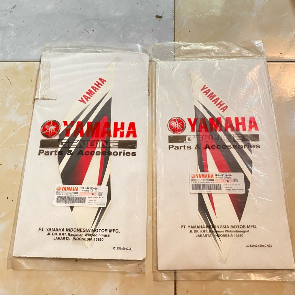 Striping stiker SAYAP Mio GT 2014 Hitam original YGP 2BJ-F832C-60 2BJ-F832B-60