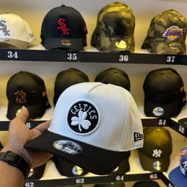TOPI PRIA/TOPI BASEBALL CELTIC PUTIH HITAM