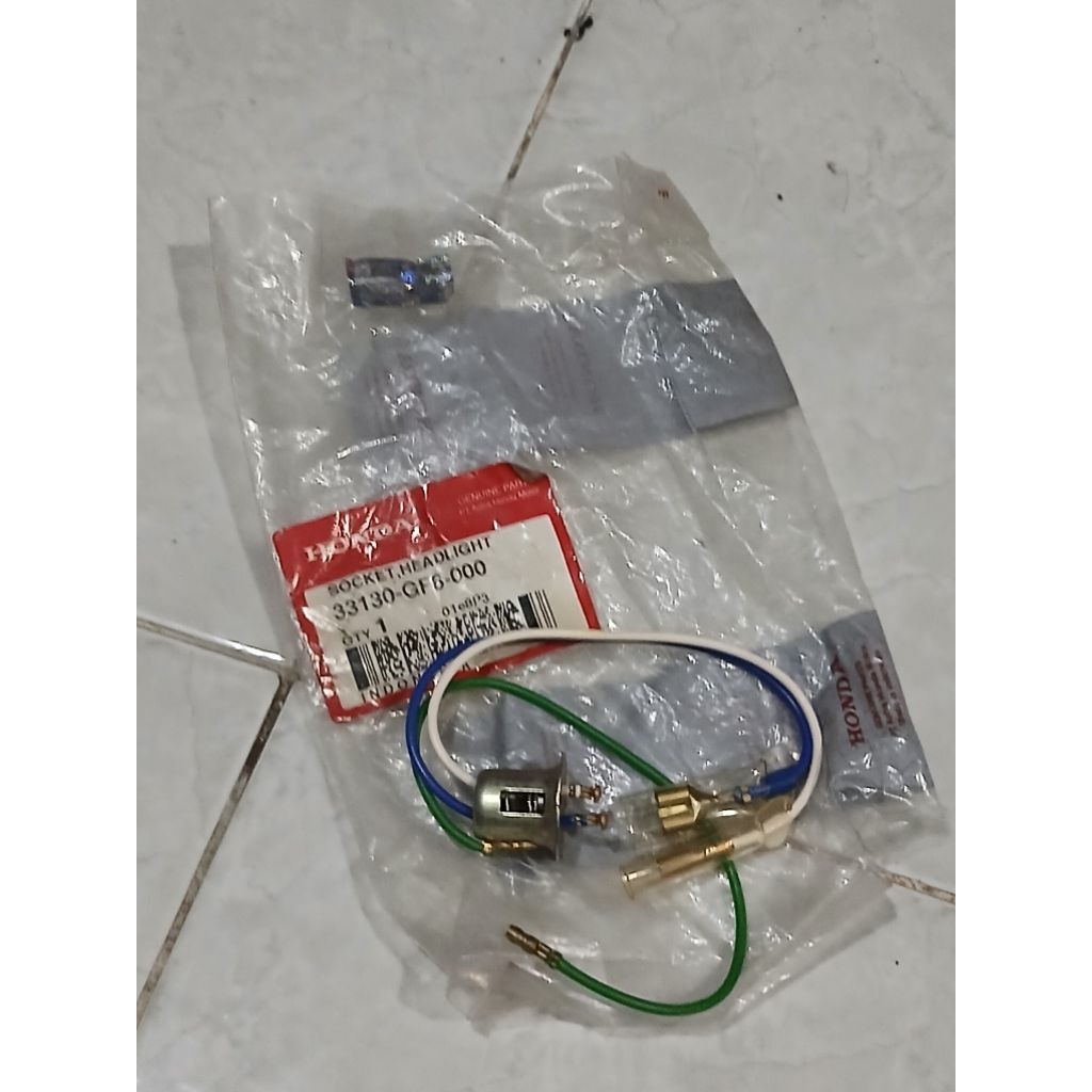 33130 - GF6 - 000 SOCKET LAMPU DEPAN HONDA WIN ORIGINAL AHM