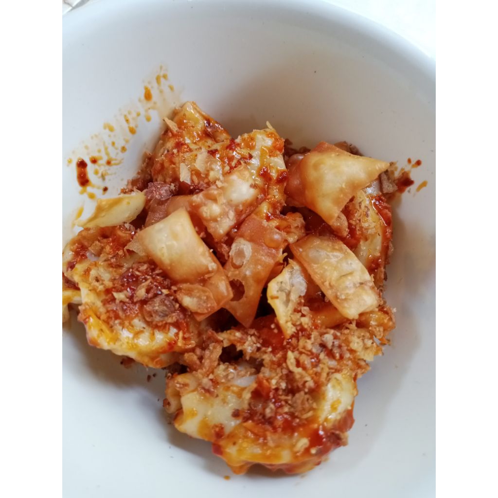 

Wonton Chili oil/pangsit ayam Chili oil kering (sudah dapat bumbunya)