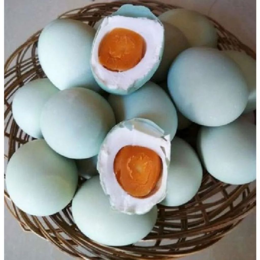 

TELUR ASIN MASIR DAN BERMINYAK ASLI PANGON ISI 15 BUTIR
