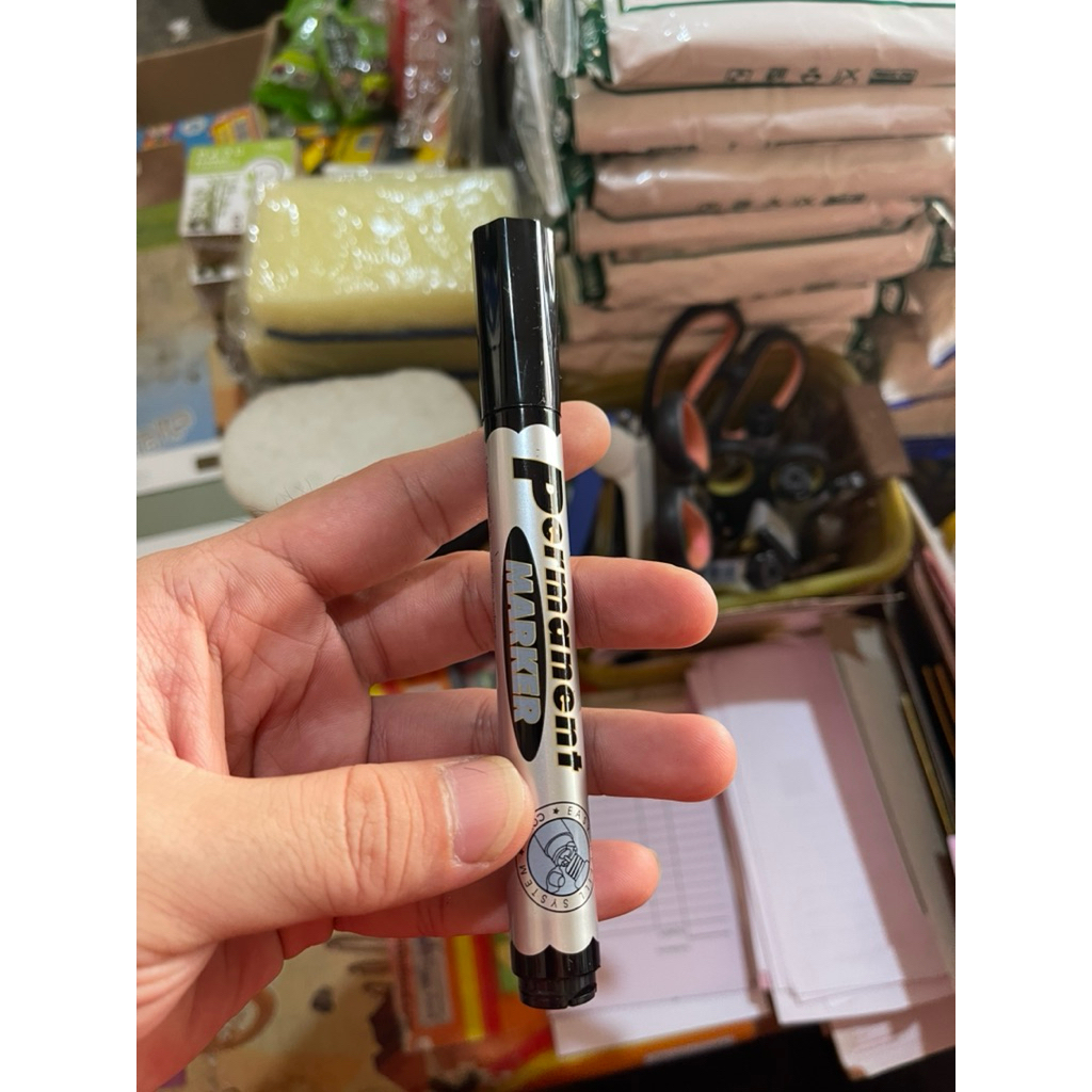 

spidol hitam permanen