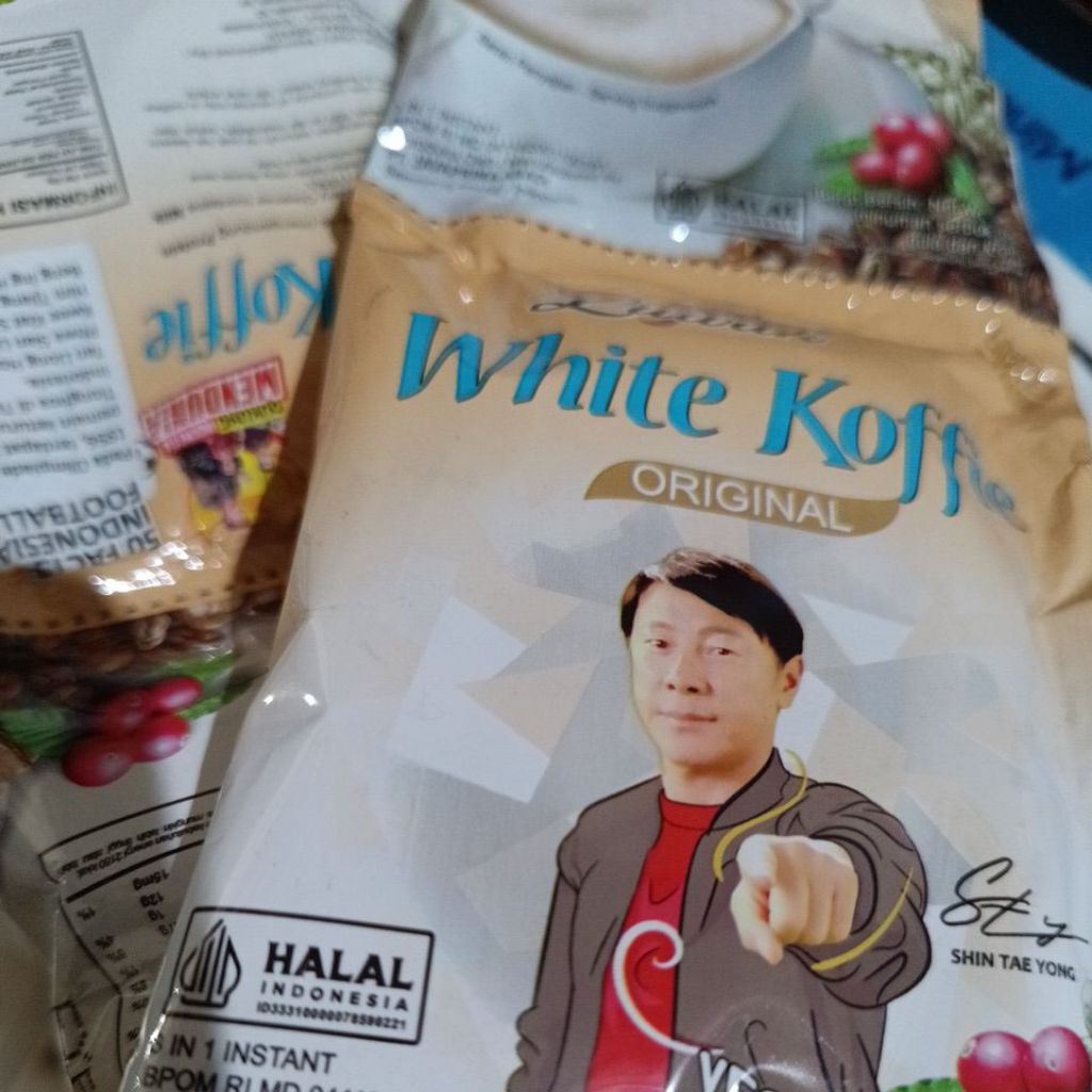 

Kopi Luwak White Coffee 1 renceng 10 sachet asli