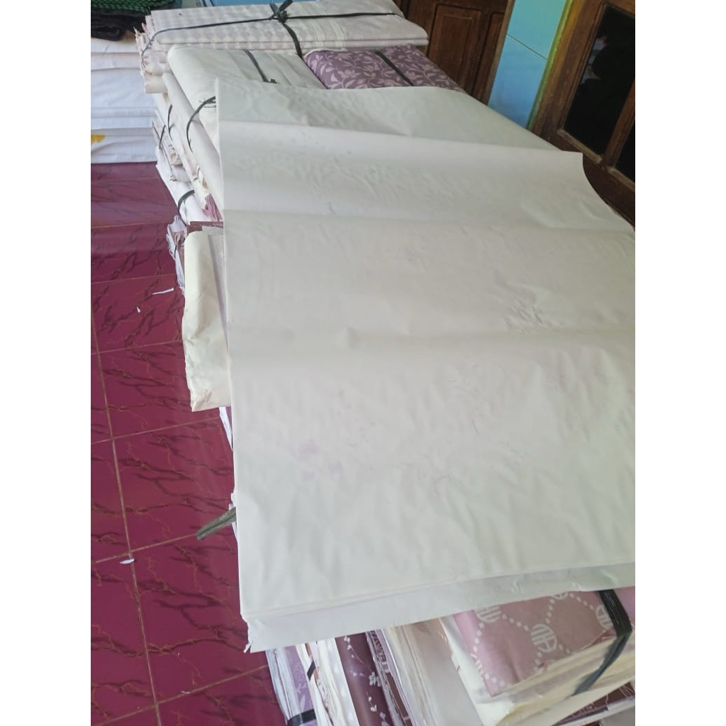 

Kertas HVO Pengganti Koran/Alas Ayam Broiler Per 10 Kg Ketebalan 40gsm (SUDAH DIPOTONG) ukuran 40x80cm