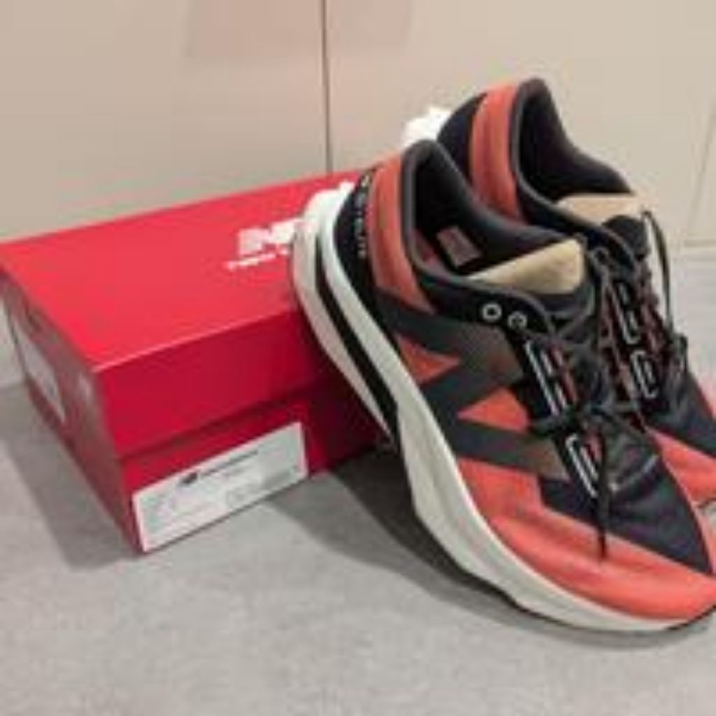 New Balance SC Elite V4 Black Red