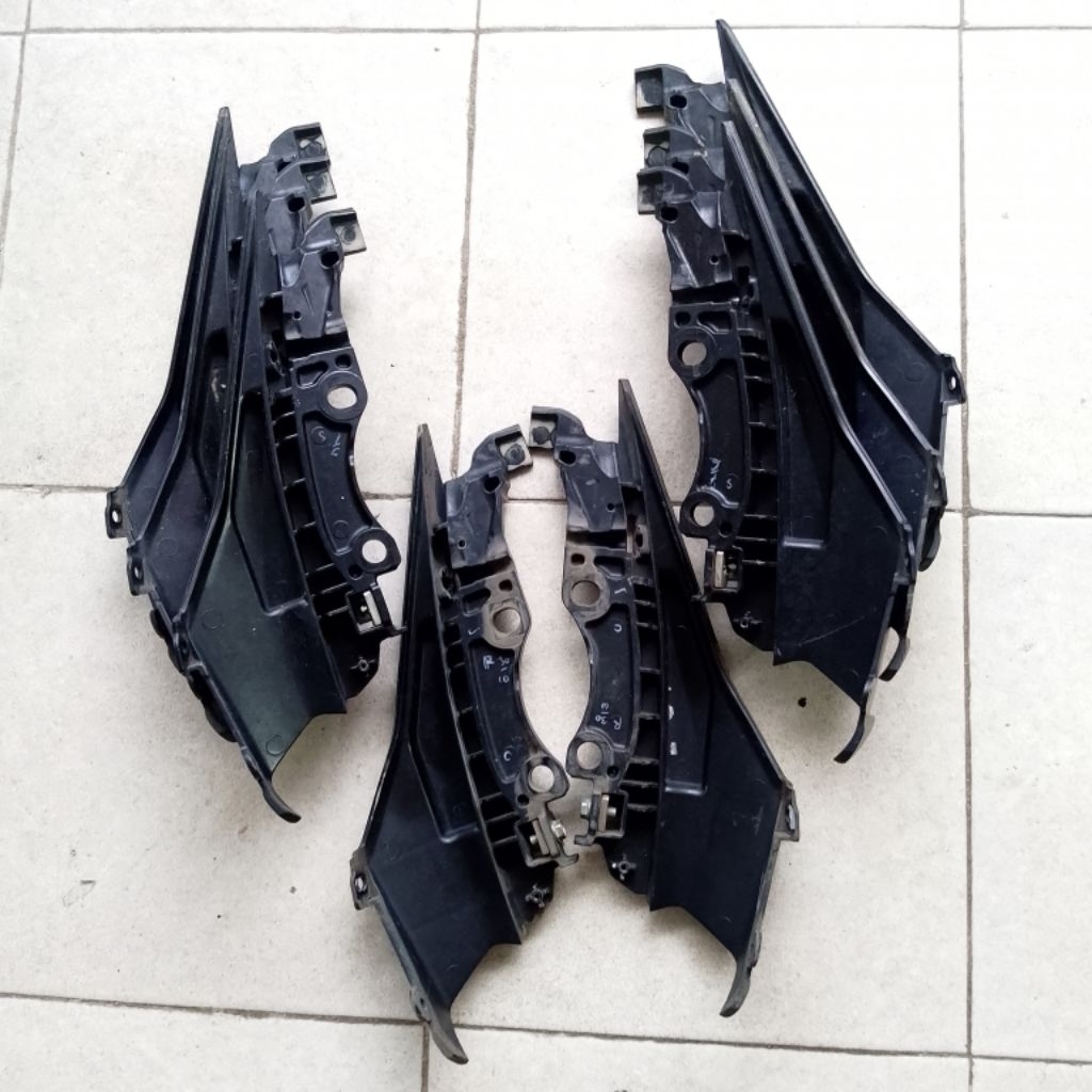 Dudukan body belakang CBR 250RR - Grip behel CBR250RR Original