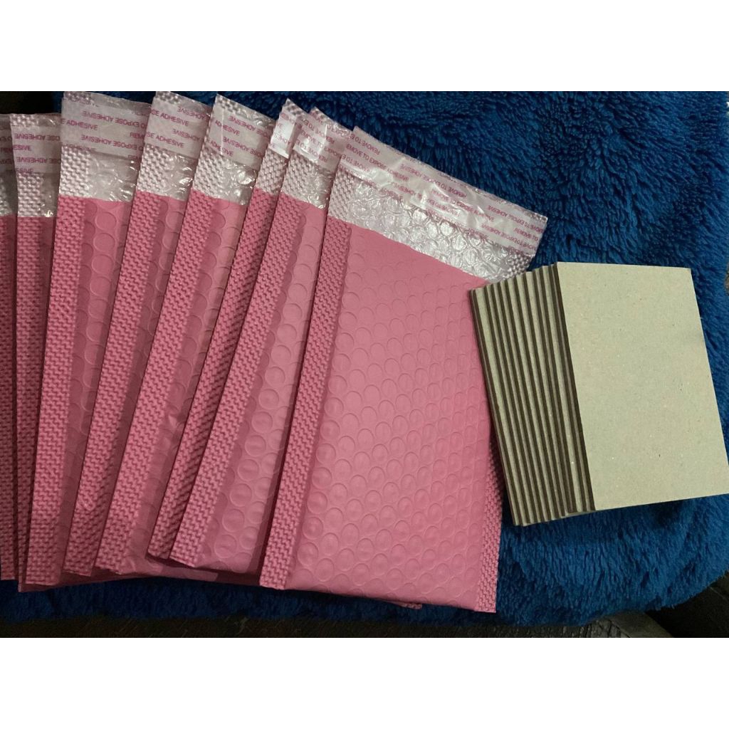 

BAHAN PACKING PHOTOCARD MURAH BUBBLE MAILER 11×19 GRAY BOARD 8×11