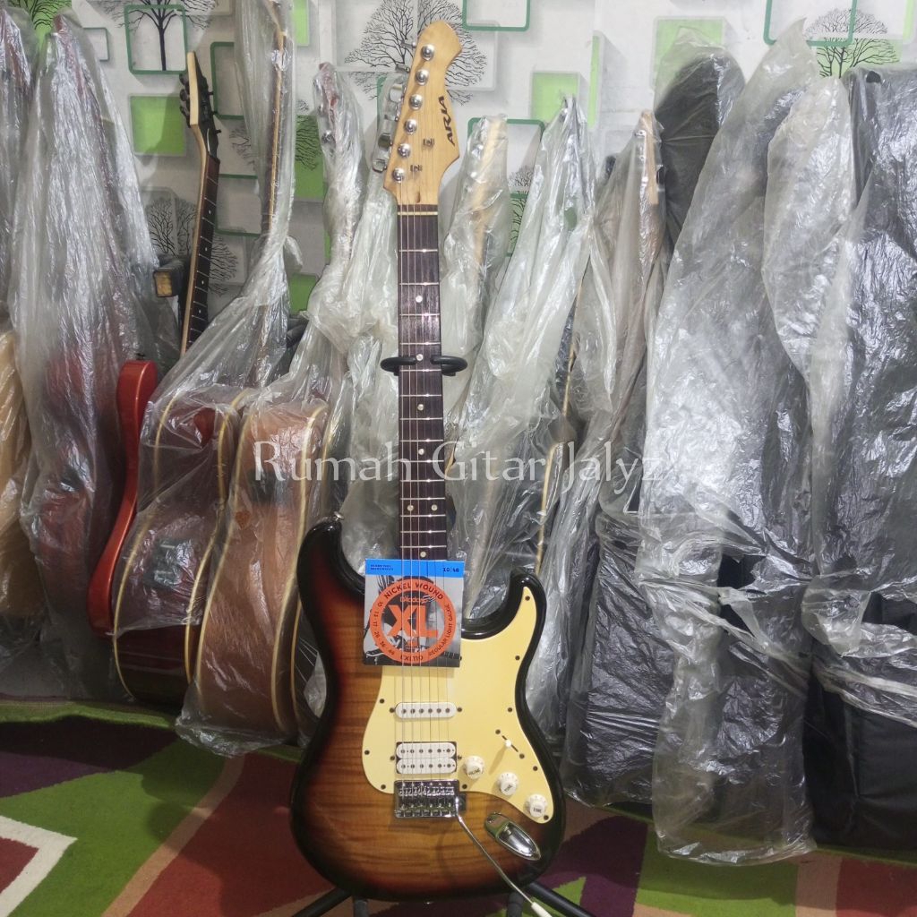 gitar second Aria stg 004 HSS original