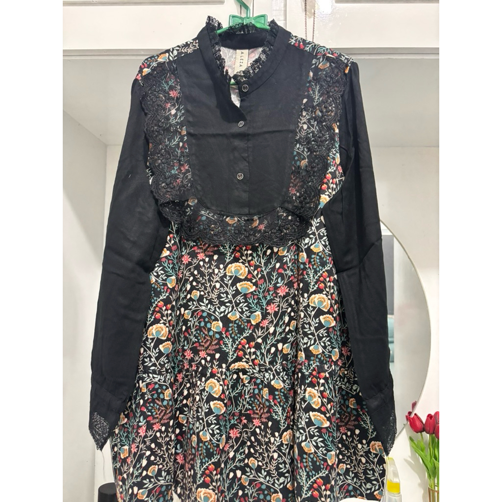top aleza label ukuran S