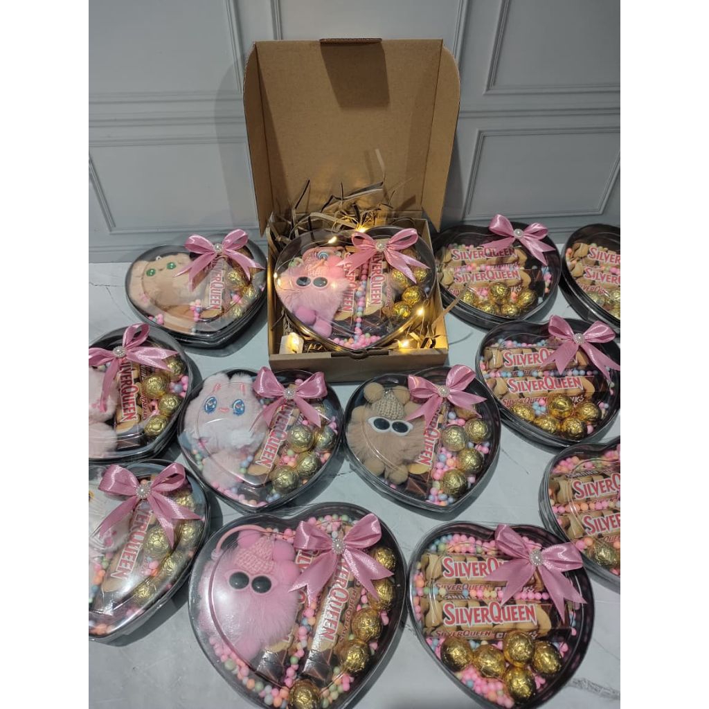 

hampers jambi hadiah girlfriend day coklat love Silverqueen