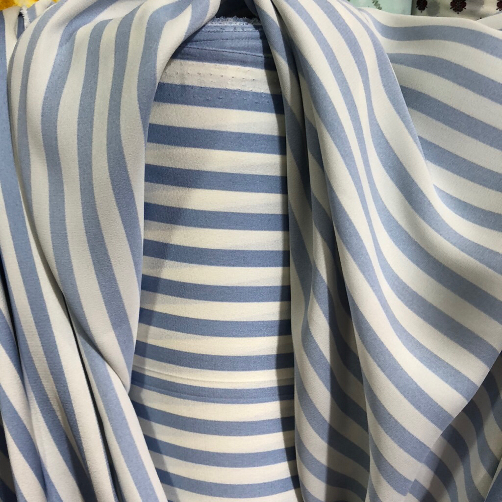 kain satin silk motif salur - kain satin silk motif premium dt