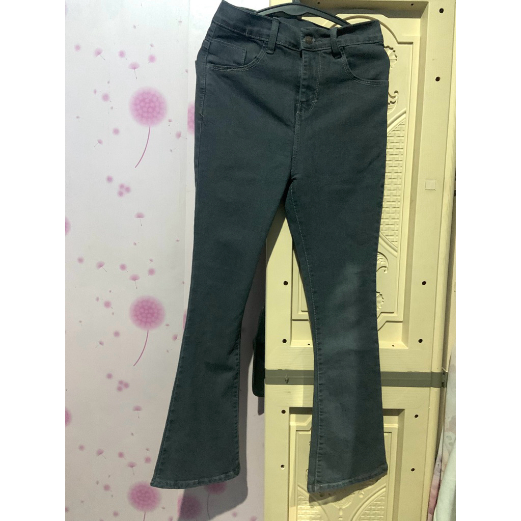 Preloved Celana CutBray