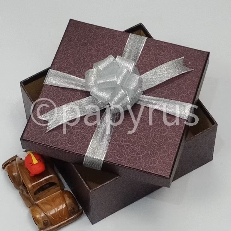 

PAPYRUS 20x20 Tinggi 8cm Kotak Kado Gift Box V2