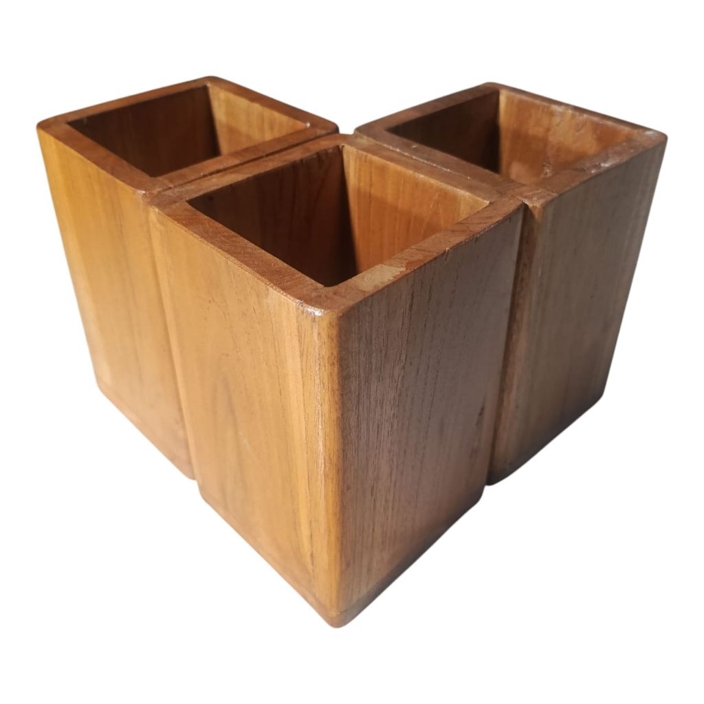 

Rak Tempat Penyimpanan Pensil atau bolpoin