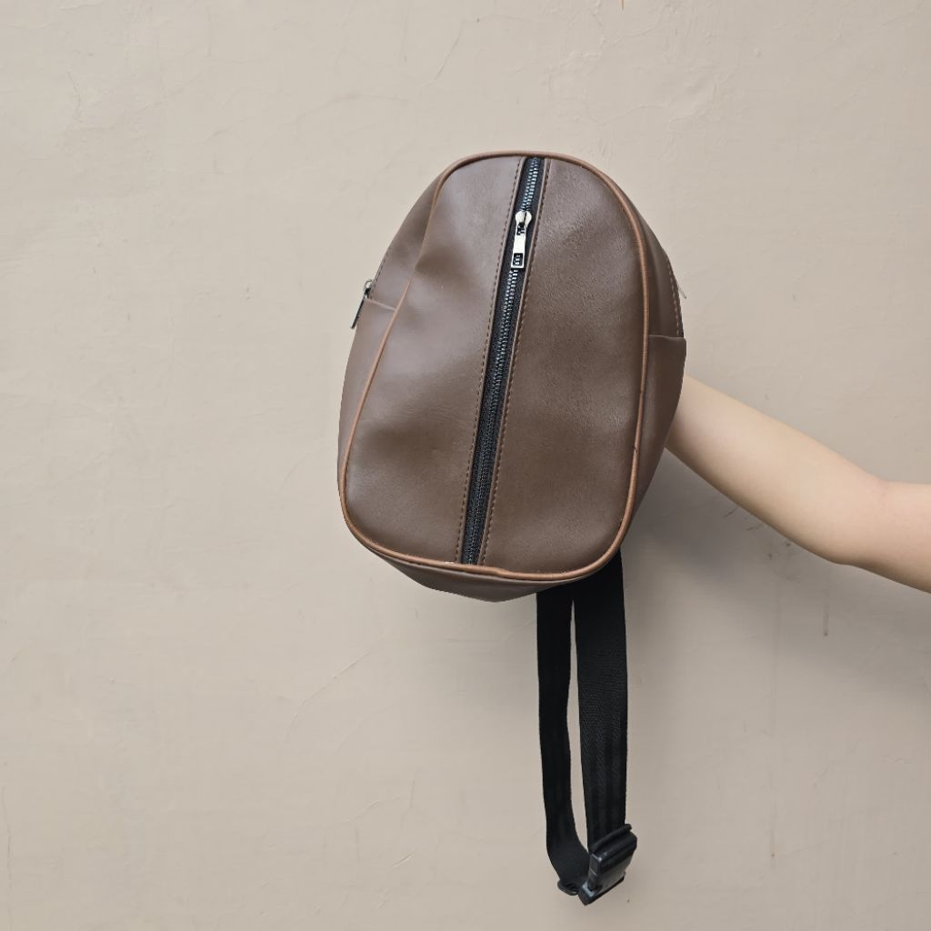 Tas selempang punggung pria - preloved