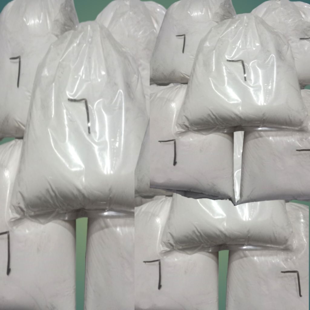 

terigu lencana merah L,M 1kg