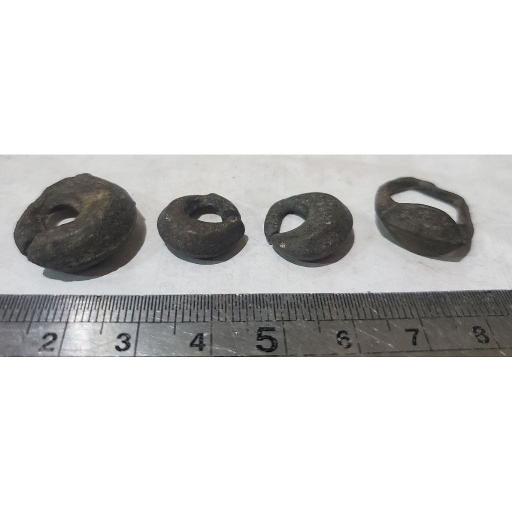 keloh anting proto klasik temuan sungaj