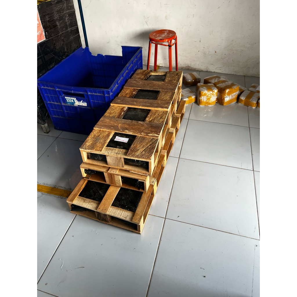 

extra packing kayu lebih tebal