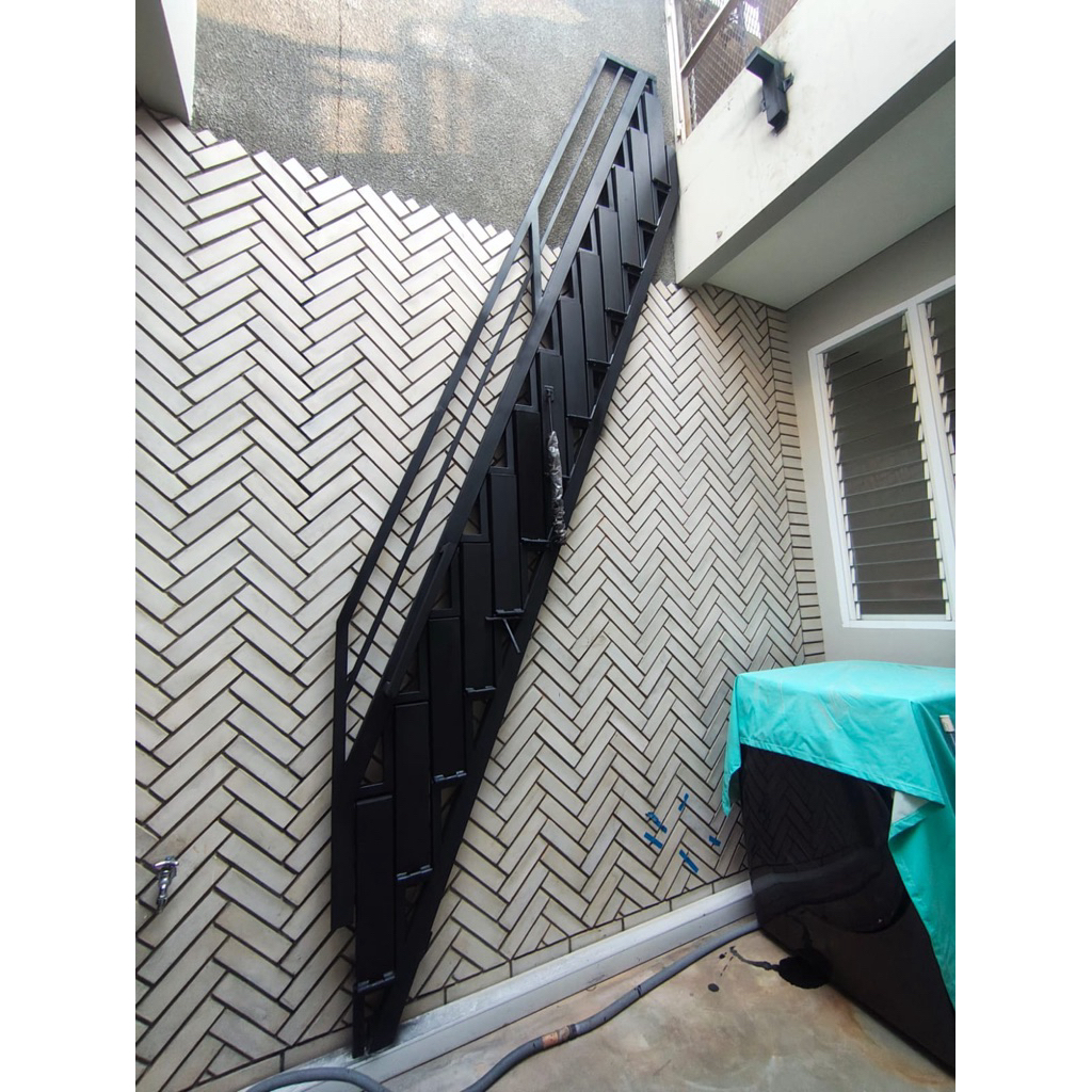 Tangga lipat dinding custom model standar