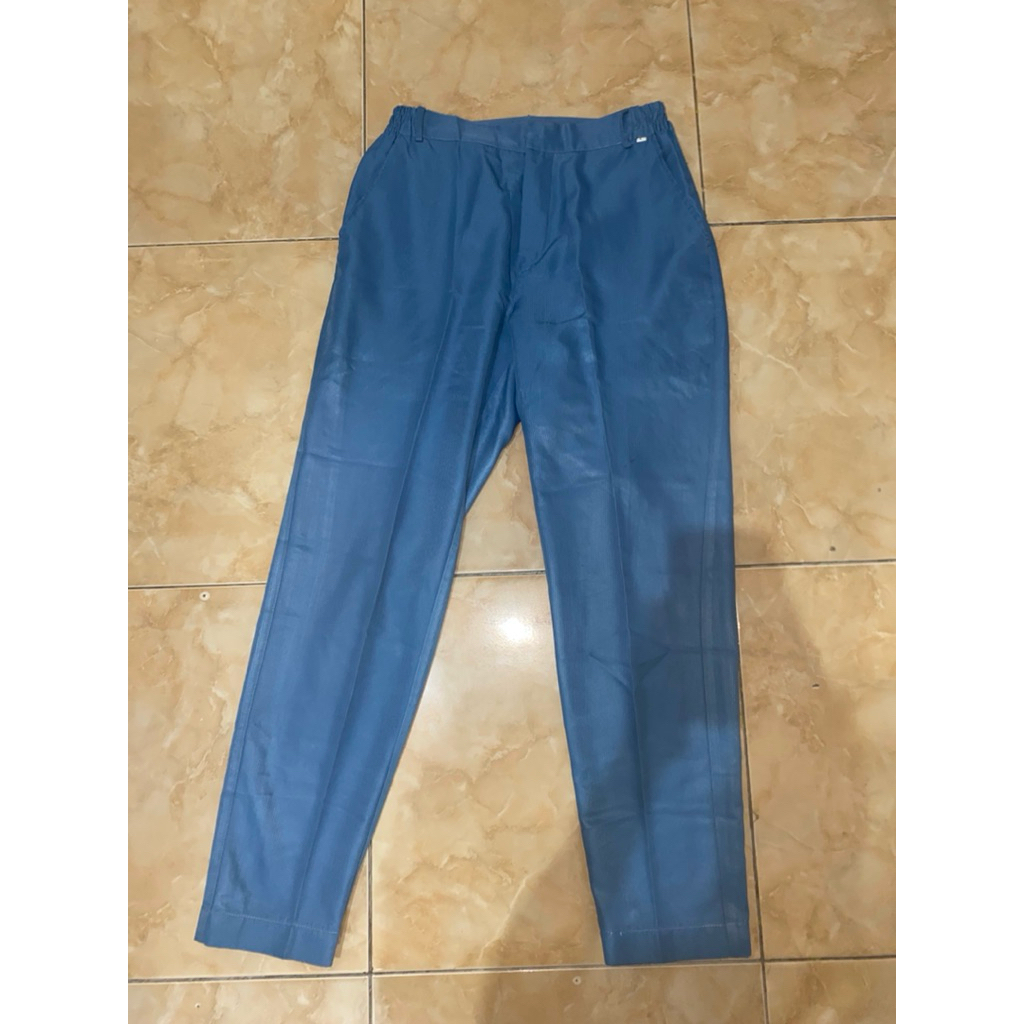 Preloved celana sekolah